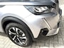 Peugeot 2008 Benzine 130 Pk * Hele Complete * * Trekhaak * Navigatie * Vierseizoenenbanden * Achteruitrij Camera * 1/2 Lederen Interieur * Keyless Start Button * Climate & Cruise Control * Vingerhoets; Vierde Generatie Eersteklas Service. Al meer dan 100 jaar een begrip in de Brabantse Kempen