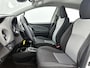 Toyota Yaris 1.5 VVT-i Aspiration | Navigatie | Cruise Control | Climate Control | Parkeersensoren Achter | Achteruitrijcamera | Bluetooth | Elektrische ramen voor |