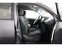 Toyota Land Cruiser 2.8 D-4D-F Comfort Window Van | Trekhaak | Parkeer sensoren | Parkeer camera |
