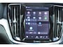 Volvo V60 T8 Plug-in hybrid AWD Plus Dark | Trekhaak | Panoramadak | Verwarmbare voorstoelen, achterbank en stuurwiel | Head-up display | 360 graden camera | Premium audio by Harman Kardon | Apple carplay/Android auto