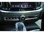 Volvo V60 T8 Plug-in hybrid AWD Plus Dark | Trekhaak | Panoramadak | Verwarmbare voorstoelen, achterbank en stuurwiel | Head-up display | 360 graden camera | Premium audio by Harman Kardon | Apple carplay/Android auto