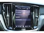 Volvo V60 T8 Plug-in hybrid AWD Plus Dark | Trekhaak | Panoramadak | Verwarmbare voorstoelen, achterbank en stuurwiel | Head-up display | 360 graden camera | Premium audio by Harman Kardon | Apple carplay/Android auto
