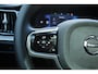 Volvo V60 T8 Plug-in hybrid AWD Plus Dark | Trekhaak | Panoramadak | Verwarmbare voorstoelen, achterbank en stuurwiel | Head-up display | 360 graden camera | Premium audio by Harman Kardon | Apple carplay/Android auto