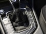 Volkswagen Tiguan 1.5 TSI R-Line Business+ / 150pk / NAP / Panorama dak / Stoelverwarming / Voorruit verwarming /