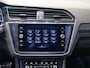 Volkswagen Tiguan 1.5 TSI R-Line Business+ / 150pk / NAP / Panorama dak / Stoelverwarming / Voorruit verwarming /