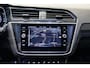 Volkswagen Tiguan 1.5 TSI R-Line Business+ / 150pk / NAP / Panorama dak / Stoelverwarming / Voorruit verwarming /