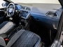 Volkswagen Tiguan 1.5 TSI R-Line Business+ / 150pk / NAP / Panorama dak / Stoelverwarming / Voorruit verwarming /