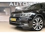 Volkswagen Tiguan 2.0 TSI 230pk 4Motion R-Line | DCC | Pano | Trekhaak | Camera | 100% (Dealer) onderhouden label