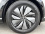 Nissan Ariya e-4ORCE Evolve 91 kWh 4WD / 306 PK / Leder / 1.500 kg Trekgewicht / Warmtepomp / 10 jaar Nissan More Garantie / Stoelverwarming voor en achter / Schuif-kantel dak / Stoelventilatie / Stuurverwarming / Rondomzicht camera / Elektrisch verstelbare stoelen met geheugen / Elektrische achterklep / Adaptieve cruise control / Apple Carplay/Android Auto /