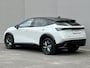 Nissan Ariya e-4ORCE Evolve 91 kWh 4WD / 306 PK / Leder / 1.500 kg Trekgewicht / Warmtepomp / 10 jaar Nissan More Garantie / Stoelverwarming voor en achter / Schuif-kantel dak / Stoelventilatie / Stuurverwarming / Rondomzicht camera / Elektrisch verstelbare stoelen met geheugen / Elektrische achterklep / Adaptieve cruise control / Apple Carplay/Android Auto /