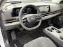 Nissan Ariya e-4ORCE Evolve 91 kWh 4WD / 306 PK / Leder / 1.500 kg Trekgewicht / Warmtepomp / 10 jaar Nissan More Garantie / Stoelverwarming voor en achter / Schuif-kantel dak / Stoelventilatie / Stuurverwarming / Rondomzicht camera / Elektrisch verstelbare stoelen met geheugen / Elektrische achterklep / Adaptieve cruise control / Apple Carplay/Android Auto /