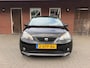 SEAT Mii 1.0 Sport Dynamic | Stoelverwarming| Airco| CV| Elekt. ramen