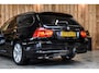 BMW 3-Serie Touring 320i High Executive *Pano*Leder*Cruise control*Stoelverwarming*
