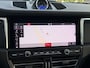 Porsche Macan 2.0 / Trekhaak / Panoramadak / Camera / Adaptieve Stoelen / Luchtvering / 21'' / Bose / Sportchrono / CarPlay / Dodehoek / DAB / ACC
