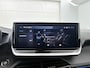 Peugeot e-2008 EV 156pk GT Avantage 54 kWh Automaat | 403km WLTP Actieradius | Navigatie | Camera v+a | Leder/Alcantara | Stoel elektrisch+verwarmd+massage | Full Led koplampen | Parkeersensoren v+a | Keyless | Adaptieve Cruise Control | Dodehoeksensor | DAB+ radio | Apple Carplay / Android Auto | Donker getint glas | 17" lichtmetalen velgen |