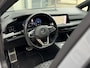 Volkswagen Golf Variant 1.5 eTSI R-Line In/Exterieur | Panorama | Full LED | IQ. Drive | CarPlay | Stuur-Stoelverwarming | Adaptive Cruise | Climate | Navigatie | Trekhaak | Sfeerverlichting