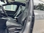 Volkswagen Golf Variant 1.5 eTSI R-Line In/Exterieur | Panorama | Full LED | IQ. Drive | CarPlay | Stuur-Stoelverwarming | Adaptive Cruise | Climate | Navigatie | Trekhaak | Sfeerverlichting