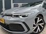 Volkswagen Golf Variant 1.5 eTSI R-Line In/Exterieur | Panorama | Full LED | IQ. Drive | CarPlay | Stuur-Stoelverwarming | Adaptive Cruise | Climate | Navigatie | Trekhaak | Sfeerverlichting