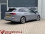 Volkswagen Golf Variant 1.5 eTSI R-Line In/Exterieur | Panorama | Full LED | IQ. Drive | CarPlay | Stuur-Stoelverwarming | Adaptive Cruise | Climate | Navigatie | Trekhaak | Sfeerverlichting