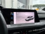 Volkswagen Golf Variant 1.5 eTSI R-Line In/Exterieur | Panorama | Full LED | IQ. Drive | CarPlay | Stuur-Stoelverwarming | Adaptive Cruise | Climate | Navigatie | Trekhaak | Sfeerverlichting