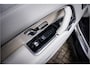 Land Rover Range Rover 4.4 P615 LWB SV ** Tailgate Event Suite ** Business Class Comfo ** Gloss White Ceramic