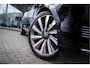 Land Rover Range Rover 4.4 P615 LWB SV ** Tailgate Event Suite ** Business Class Comfo ** Gloss White Ceramic