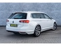 Volkswagen Passat Variant 1.4 TSI PHEV GTE Business | Plug-in Hybrid (PHEV) | Panoramadak | Trekhaak | Head-up Display | Dodehoekdetectie | Navigatie | Apple Carplay | Android Auto | Elektrische Achterklep | Keyless Entry | Achteruitrijcamera | Stoelverwarming voor en achter