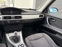 BMW 3-Serie Touring 318i Business Line 6-Bak 145 PK. Leuke inruilauto met nieuwe APK !!!
