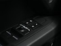 Land Rover Defender 110 2.0 P400e 110 X-Dynamic HSE | Panoramadak | NL-Auto | Dealeronderhouden | Meridian Sound | HUD | 360 Camera | Luchtvering | Stoelverwarming + Ventilatie | Memory Seats | Trekhaak | Koelbox | Ambiance Interieur |