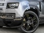 Land Rover Defender 110 2.0 P400e 110 X-Dynamic HSE | Panoramadak | NL-Auto | Dealeronderhouden | Meridian Sound | HUD | 360 Camera | Luchtvering | Stoelverwarming + Ventilatie | Memory Seats | Trekhaak | Koelbox | Ambiance Interieur |