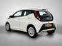 Toyota Aygo 1.0 VVT-i x-play limited | Dealer onderhouden | Apple CarPlay/Android Auto | Airco | Elektrische ramen voor | Elektrisch verstelbare buitenspiegels |