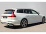 Volvo V60 T6 Automaat Plug-in hybrid AWD Plus Dark | Birch Light Metallic | Panoramadak | Elektrisch Verstelbare Stoelen Met Geheugen | Exterior Styling Kit | Diffusor Met 4-Pijps Uitlaatsierstukken | Getint Glas Achter | BLIS | Belettering Achterklep Zwart | Grille Zwart Incl. Embleem | 19-Inch Lichtmetalen Velgen R-Design | Keyless | Adaptieve Cruise Control | Pilot Assist | Nappa Leder/Open Grid Textiel Contourstoelen R-Design | Elektrische Achterklep Met Sensorsturing | Sportstuur | Stoelverwarming | Stuurverwarming | High Performance Audio | Achteruitrijcamera | Parkeersensoren Voor & Achter incl. Achteruitrijcamera |