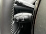 Peugeot 2008 1.2 PureTech 100PK Allure | KEYLESS ENTRY & START| DRAADLOZE TELEFOONLADER| LED| NAVIGATIE + APPLE CARPLAY/ANDROID AUTO| PARKEERSENSOREN| DAB|