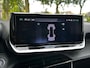 Peugeot 2008 1.2 PureTech 100PK Allure | KEYLESS ENTRY & START| DRAADLOZE TELEFOONLADER| LED| NAVIGATIE + APPLE CARPLAY/ANDROID AUTO| PARKEERSENSOREN| DAB|