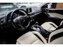 Mazda 3 2.0 GT-M HUD Leer Aeropack Bose Navi Stoelverwarming Climate Elektr. verstelbare stoel. PDC LM velgen