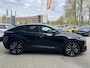 Toyota C-HR / C-HR+ FIRST EDITION 77KWH NIEUW DIRECT LEVERBAAR! STOEL/STUURVERW 20'' LM-VELGEN BLIND SPOT EL-ACHTERKLEP WARMTEPOMP NAVI PARK-SENSOREN CAMERA CLIMA APPLE/ANDROID