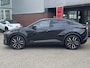 Toyota C-HR / C-HR+ FIRST EDITION 77KWH NIEUW DIRECT LEVERBAAR! STOEL/STUURVERW 20'' LM-VELGEN BLIND SPOT EL-ACHTERKLEP WARMTEPOMP NAVI PARK-SENSOREN CAMERA CLIMA APPLE/ANDROID