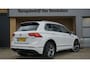 Volkswagen Tiguan 2.0 TSI 180pk DSG 4Motion 2x R-Line Virtual Cockpit Trekhaak 19inch LM ACC *NL Auto* 2200kg Trekgewicht!