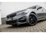 BMW 3-Serie 330e High Ex M-Sport Frozen / Glazen dak / Adaptief onderstel / Electrische stoelen /