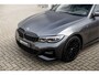 BMW 3-Serie 330e High Ex M-Sport Frozen / Glazen dak / Adaptief onderstel / Electrische stoelen /