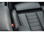 BMW 3-Serie 330e High Ex M-Sport Frozen / Glazen dak / Adaptief onderstel / Electrische stoelen /