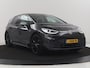 Volkswagen ID.3 First Max 58 kWh | SOH 92.0% | Panoramadak | Adaptive cruise | Stuur/stoel verwarming | Carplay | Camera | Sfeerverlichting | Trekhaak |