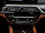 BMW 5-Serie Touring 530d 286pk M-Sport |Panorama|HUD|Laser|DEALER ONDH|20''|Standkachel|Stoel + Stuur Verw.|ACC|LaneAssist|Camera|