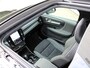 Volvo XC40 2.0 B4 Plus Black Edition Automaat / Panoramadak / 360* Camera / Trekhaak / 20" velgen / Verwarmd voorraam / Reservewiel