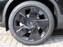 Volvo XC40 2.0 B4 Plus Black Edition Automaat / Panoramadak / 360* Camera / Trekhaak / 20" velgen / Verwarmd voorraam / Reservewiel