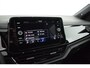 Volkswagen T-Roc 1.5 TSI 150pk DSG R-Line Business+ Black Style Trekhaak Camera IQ.Light Panoramadak Virtual Cockpit Navigatie