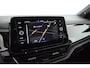 Volkswagen T-Roc 1.5 TSI 150pk DSG R-Line Business+ Black Style Trekhaak Camera IQ.Light Panoramadak Virtual Cockpit Navigatie