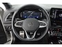 Volkswagen T-Roc 1.5 TSI 150pk DSG R-Line Business+ Black Style Trekhaak Camera IQ.Light Panoramadak Virtual Cockpit Navigatie