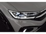 Volkswagen T-Roc 1.5 TSI 150pk DSG R-Line Business+ Black Style Trekhaak Camera IQ.Light Panoramadak Virtual Cockpit Navigatie