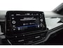 Volkswagen T-Roc 1.5 TSI 150pk DSG R-Line Business+ Black Style Trekhaak Camera IQ.Light Panoramadak Virtual Cockpit Navigatie